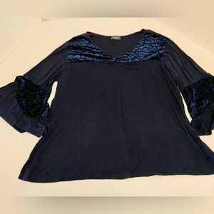 Scarlet- Elegant Navy Blue Top, Size 1X. Ready for your occasion!